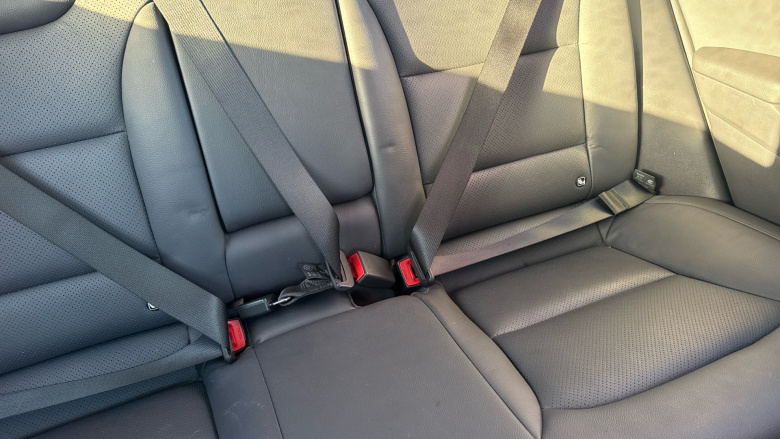 Hyundai IONIQ 1.6 GDi Hybrid Premium SE 5dr DCT Hybrid Hatchback